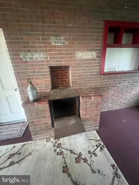 Exterior - 8211 Beach Dr, Dundalk, MD 21222 photo 5 of 8