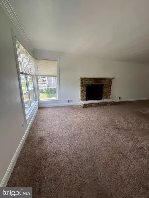 Living - 8211 Beach Dr, Dundalk, MD 21222 photo 1 of 6