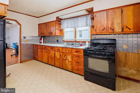 Kitchen - 559 Compass Rd, Middle River, MD 21220 photo 2 of 2
