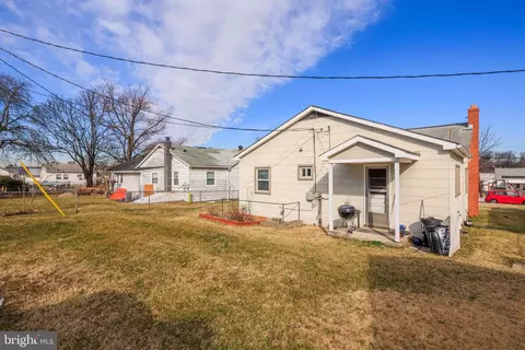 Exterior - 559 Compass Rd, Middle River, MD 21220 photo 1 of 3