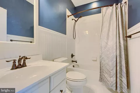 Bath - 10401 Campbell Blvd, Baltimore, MD 21220 photo 2 of 7