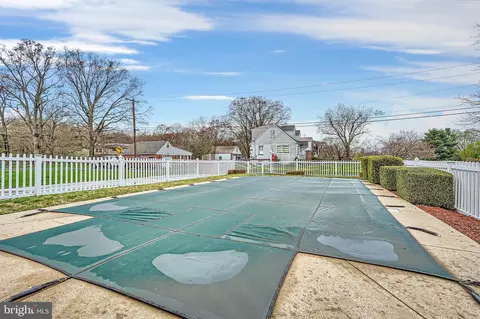 Exterior - 1203 Seneca Rd, Middle River, MD 21220 photo 6 of 7