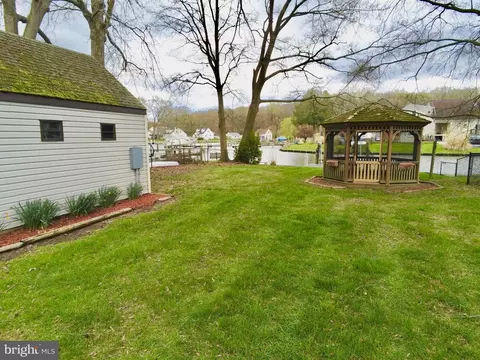 Exterior - 1203 Seneca Rd, Middle River, MD 21220 photo 5 of 7