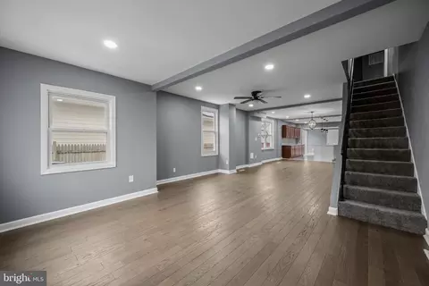 Entry Way - 7320 Bay Front Rd, Edgemere, MD 21219 photo 2 of 8