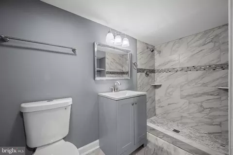 Bath - 7320 Bay Front Rd, Edgemere, MD 21219 photo 2 of 2