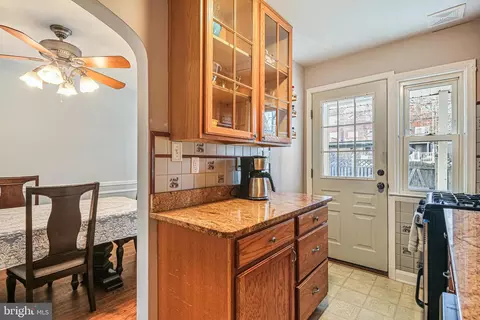 Entry Way - 1027 Elm Rd, Halethorpe, MD 21227 photo 4 of 4