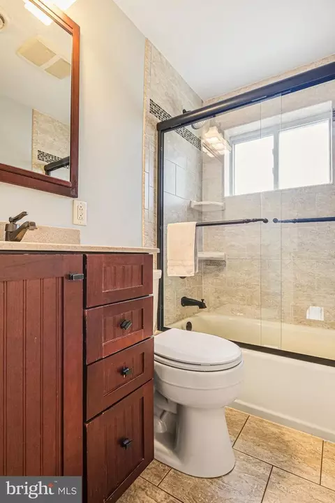 Bath - 1027 Elm Rd, Halethorpe, MD 21227 photo 2 of 3