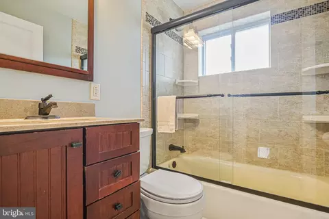 Bath - 1027 Elm Rd, Halethorpe, MD 21227 photo 1 of 3