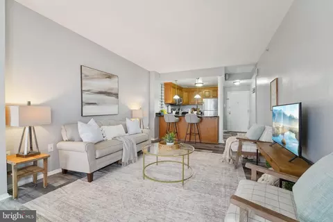 28 Allegheny #2201, Towson, MD 21204