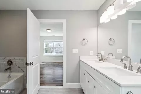 Bath - 2620 Edgemere Ave, Sparrows Point, MD 21219 photo 3 of 3