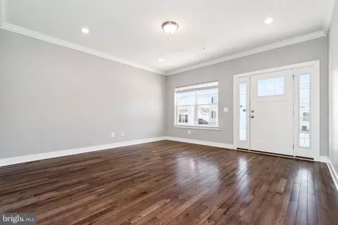 Living - 2620 Edgemere Ave, Sparrows Point, MD 21219 photo 2 of 3