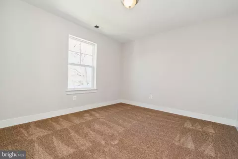 Bedroom - 2620 Edgemere Ave, Sparrows Point, MD 21219 photo 2 of 2