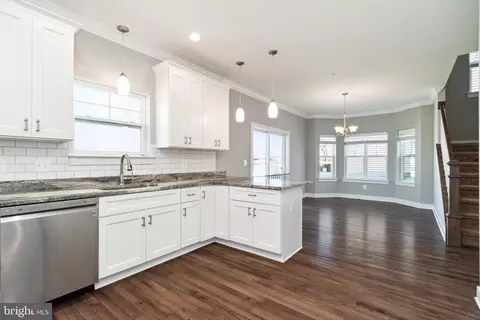Kitchen - 2620 Edgemere Ave, Sparrows Point, MD 21219 photo 1 of 3