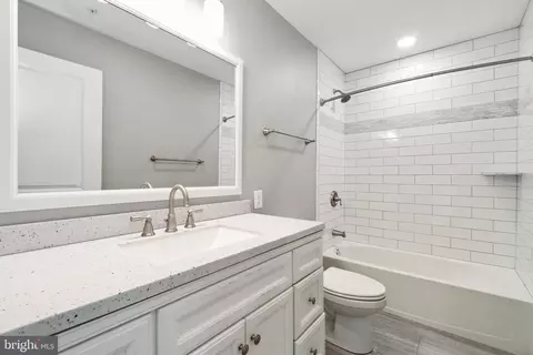 Bath - 2620 Edgemere Ave, Sparrows Point, MD 21219 photo 1 of 3