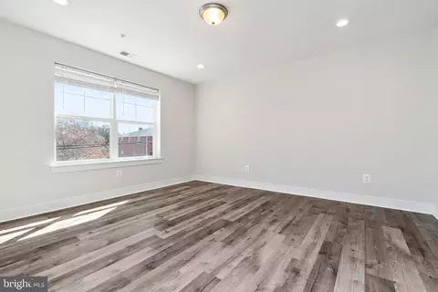 Living - 2620 Edgemere Ave, Sparrows Point, MD 21219 photo 3 of 3