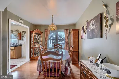 297 Hazel Ave, Halethorpe, MD 21227 photo 8