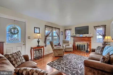 297 Hazel Ave, Halethorpe, MD 21227 photo 7