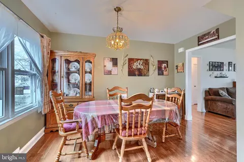 297 Hazel Ave, Halethorpe, MD 21227 photo 9