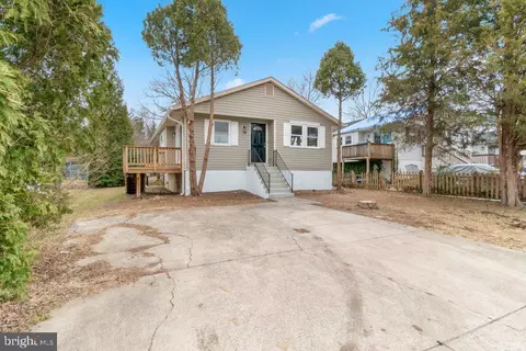 18 Rollwin Rd, Baltimore, MD 21244