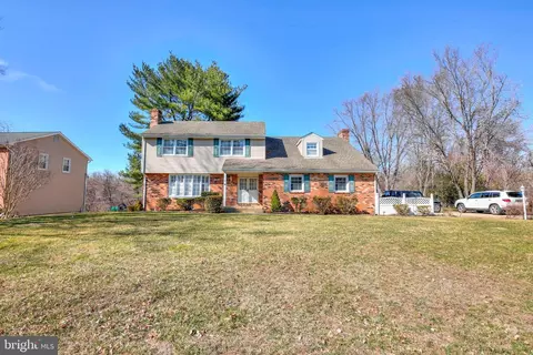 26 Club View Ln, Phoenix, MD 21131