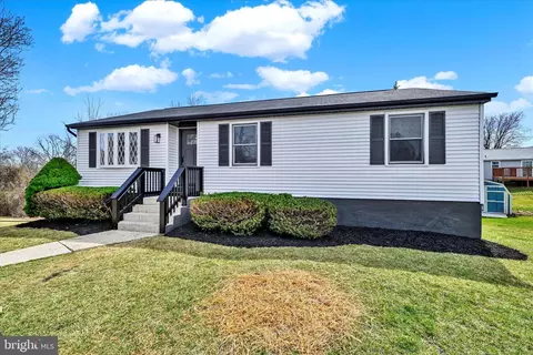 13 Van Yerrell Ct, Baltimore, MD 21207