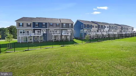 8304 Dieter Dr, Rosedale, MD 21237 photo 3