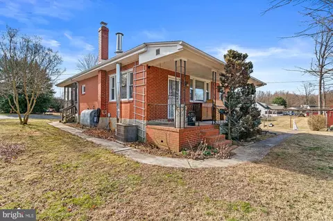 2301 Bayside Dr, Essex, MD 21221