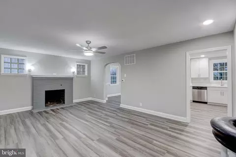 Living - 1202 Circle Dr, Halethorpe, MD 21227 photo 7 of 8