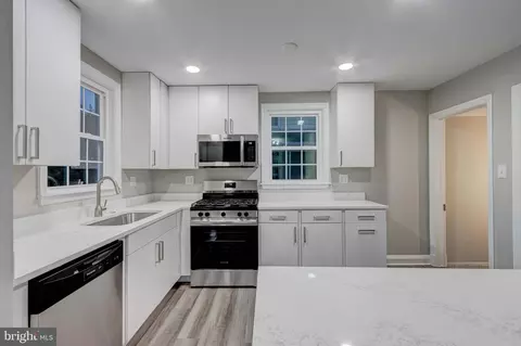 Kitchen - 1202 Circle Dr, Halethorpe, MD 21227 photo 4 of 4