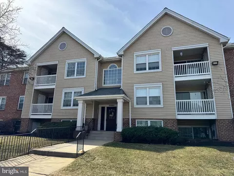 10 Rumford Dr #204, Catonsville, MD 21228