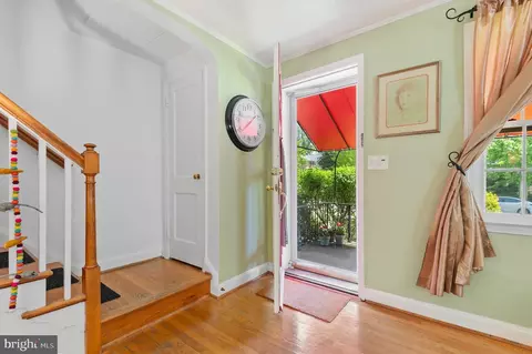 Entry Way - 148 Stevenson Ln, Baltimore, MD 21212 photo 1 of 3