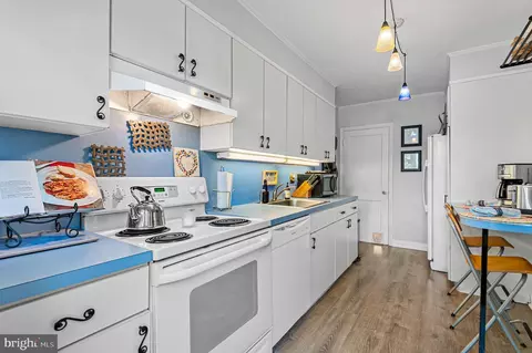 Kitchen - 148 Stevenson Ln, Baltimore, MD 21212 photo 1 of 3