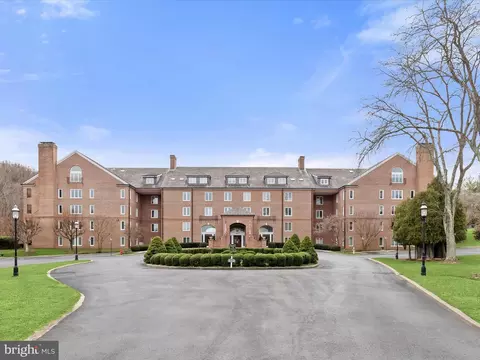 2331 Old Court Rd #301, Pikesville, MD 21208