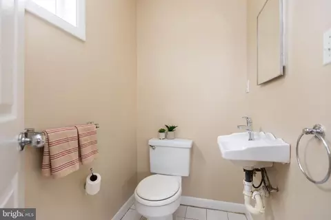 627 Walker Ave, Baltimore, MD 21212 photo 12