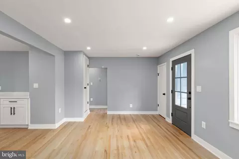 Living - 7706 Wilson Ave, Parkville, MD 21234 photo 2 of 3