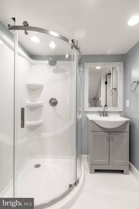 Bath - 7706 Wilson Ave, Parkville, MD 21234 photo 4 of 4