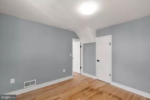 Entry Way - 7706 Wilson Ave, Parkville, MD 21234 photo 3 of 7