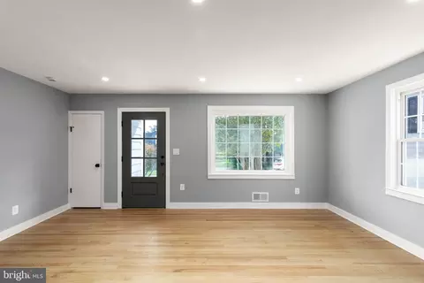 Living - 7706 Wilson Ave, Parkville, MD 21234 photo 3 of 3