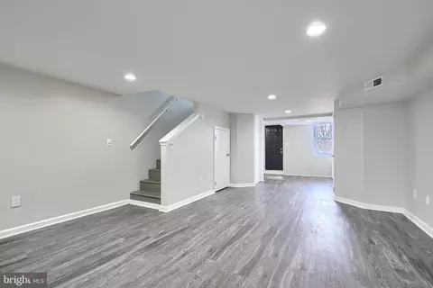 Living - 972 Elton Ave, Baltimore, MD 21224 photo 6 of 7