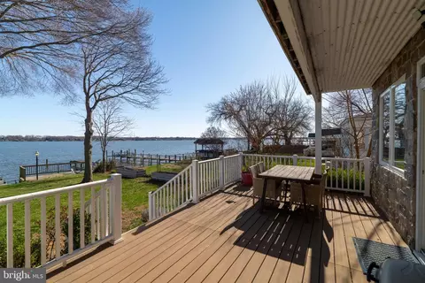Exterior - 3930 Glenhurst Rd, Dundalk, MD 21222 photo 3 of 3