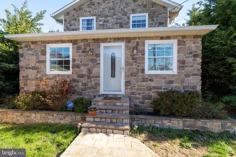 Exterior - 3930 Glenhurst Rd, Dundalk, MD 21222 photo 1 of 3