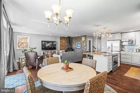 Dining - 3930 Glenhurst Rd, Dundalk, MD 21222 photo 1 of 2
