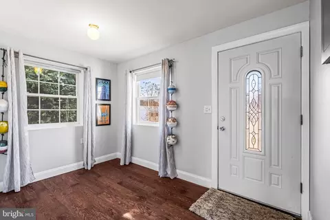 Entry Way - 3930 Glenhurst Rd, Dundalk, MD 21222 photo 1 of 3
