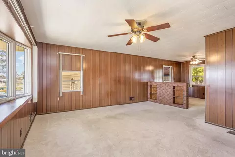 Living - 7224 Hughes Ave, Sparrows Point, MD 21219 photo 2 of 6