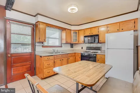 Kitchen - 7224 Hughes Ave, Sparrows Point, MD 21219 photo 1 of 1