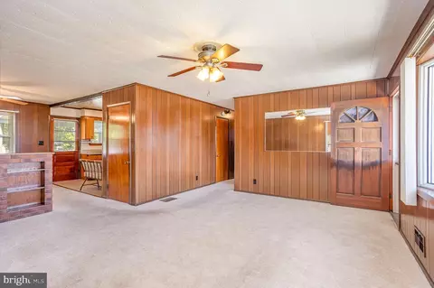 Living - 7224 Hughes Ave, Sparrows Point, MD 21219 photo 3 of 6