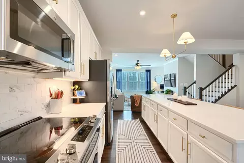 Entry Way - 549 Katherine Ave, Baltimore, MD 21221 photo 3 of 12