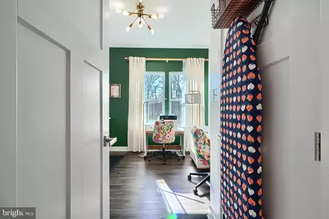 Entry Way - 549 Katherine Ave, Baltimore, MD 21221 photo 11 of 12