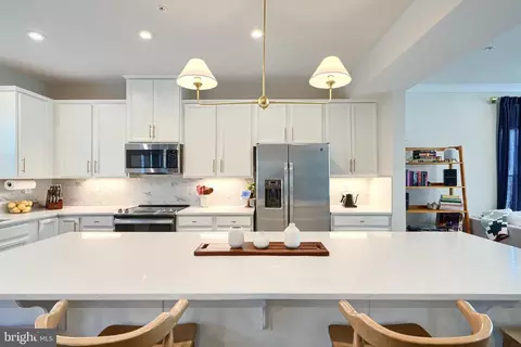 Kitchen - 549 Katherine Ave, Baltimore, MD 21221 photo 1 of 4