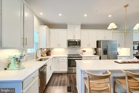Kitchen - 549 Katherine Ave, Baltimore, MD 21221 photo 4 of 4